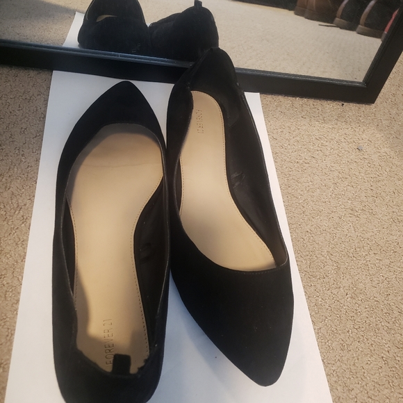 Forever 21 Size 10 Black Flats - Picture 2 of 3